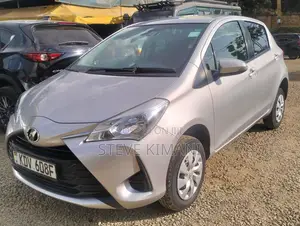 Toyota Vitz 1.0 FWD 5dr 2019 Silver