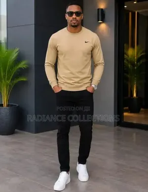 Nike Plain Sweatshirts