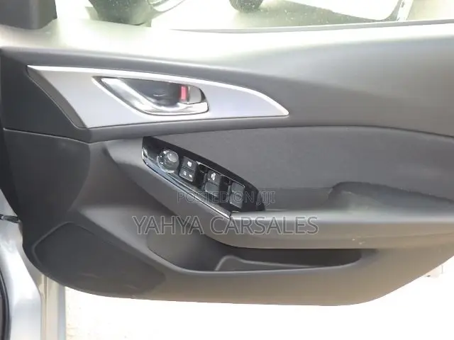 Mazda Axela 2019 Silver