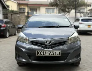 Toyota Vitz 2013 Gray