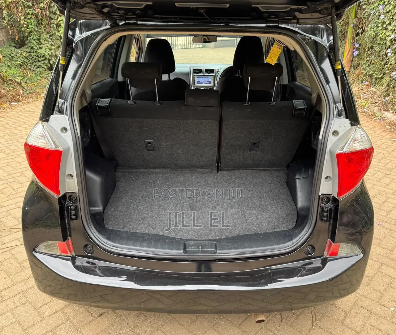 Toyota Ractis 1.5 AWD 2013 Black