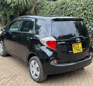 Toyota Ractis 1.5 AWD 2013 Black