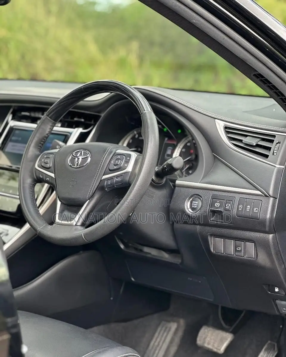 Toyota Harrier 2.0 2018 Black