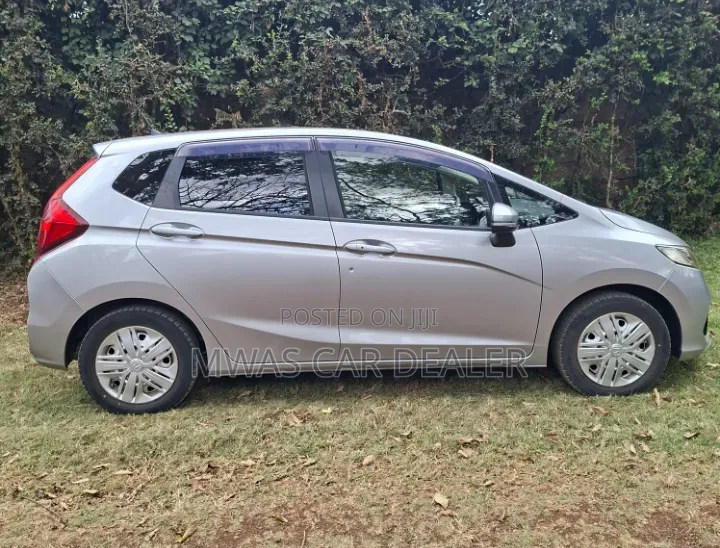 Honda Fit 2019 Silver