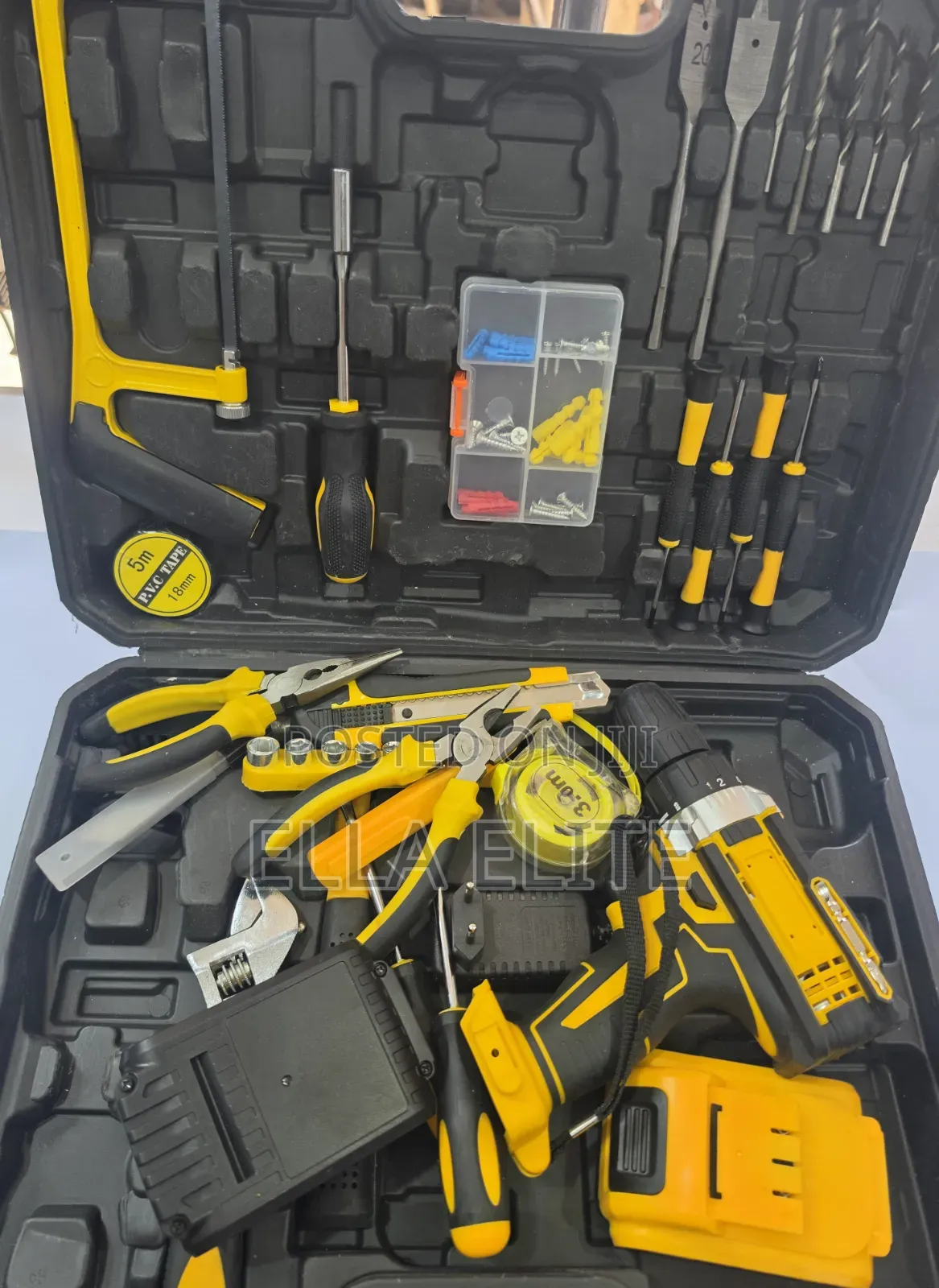 30pc Toolset With Drill, Drill Bits, Hammer, Saw, Screw Drivers