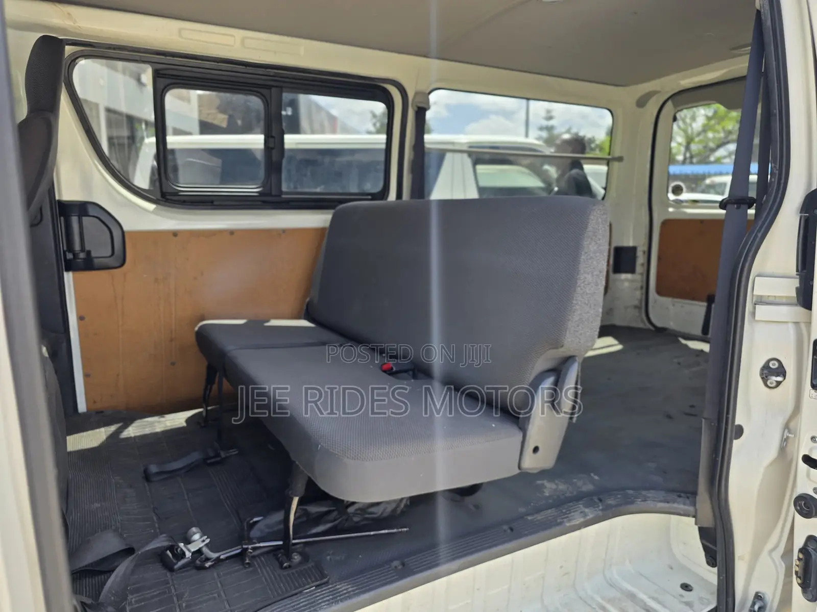Toyota HiAce 2019 White