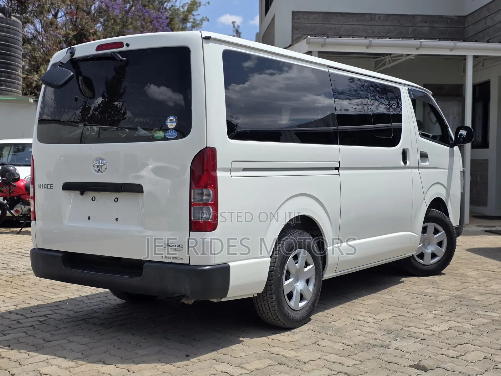 Toyota HiAce 2019 White