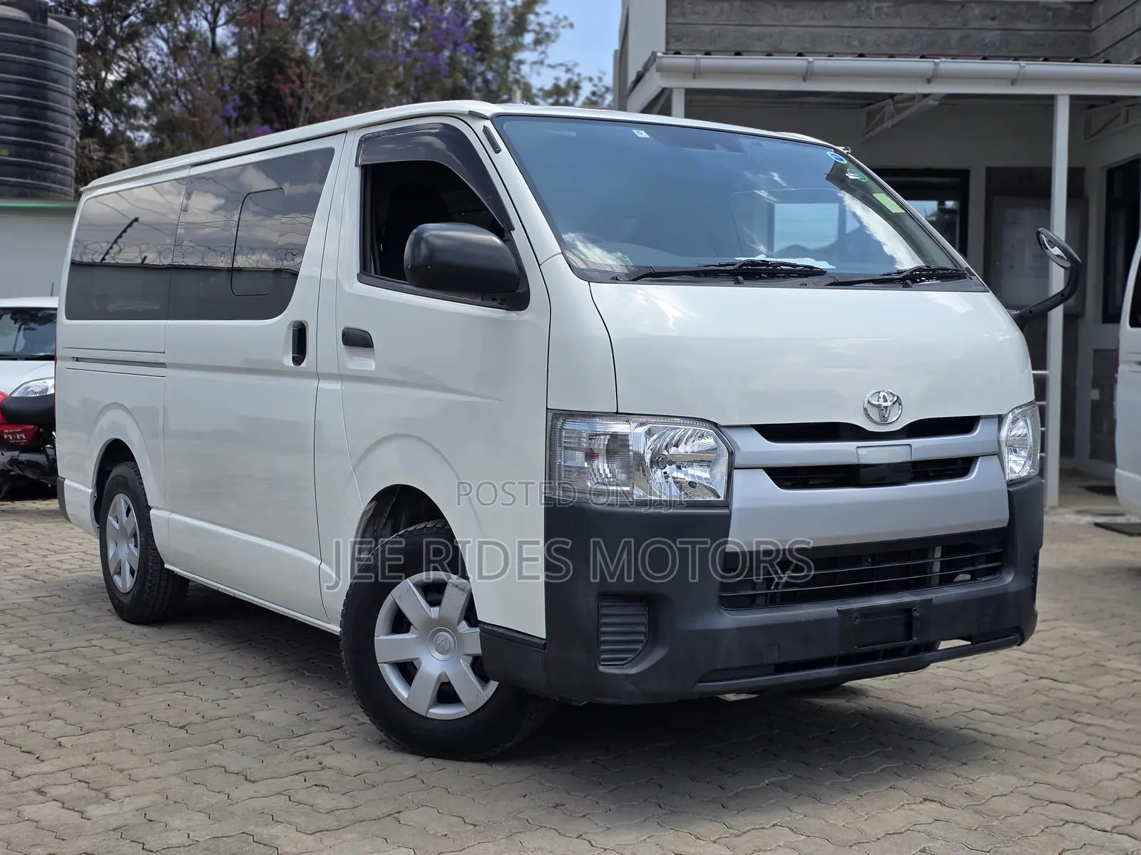 Toyota HiAce 2019 White