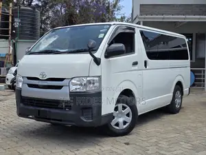 Toyota HiAce 2019 White
