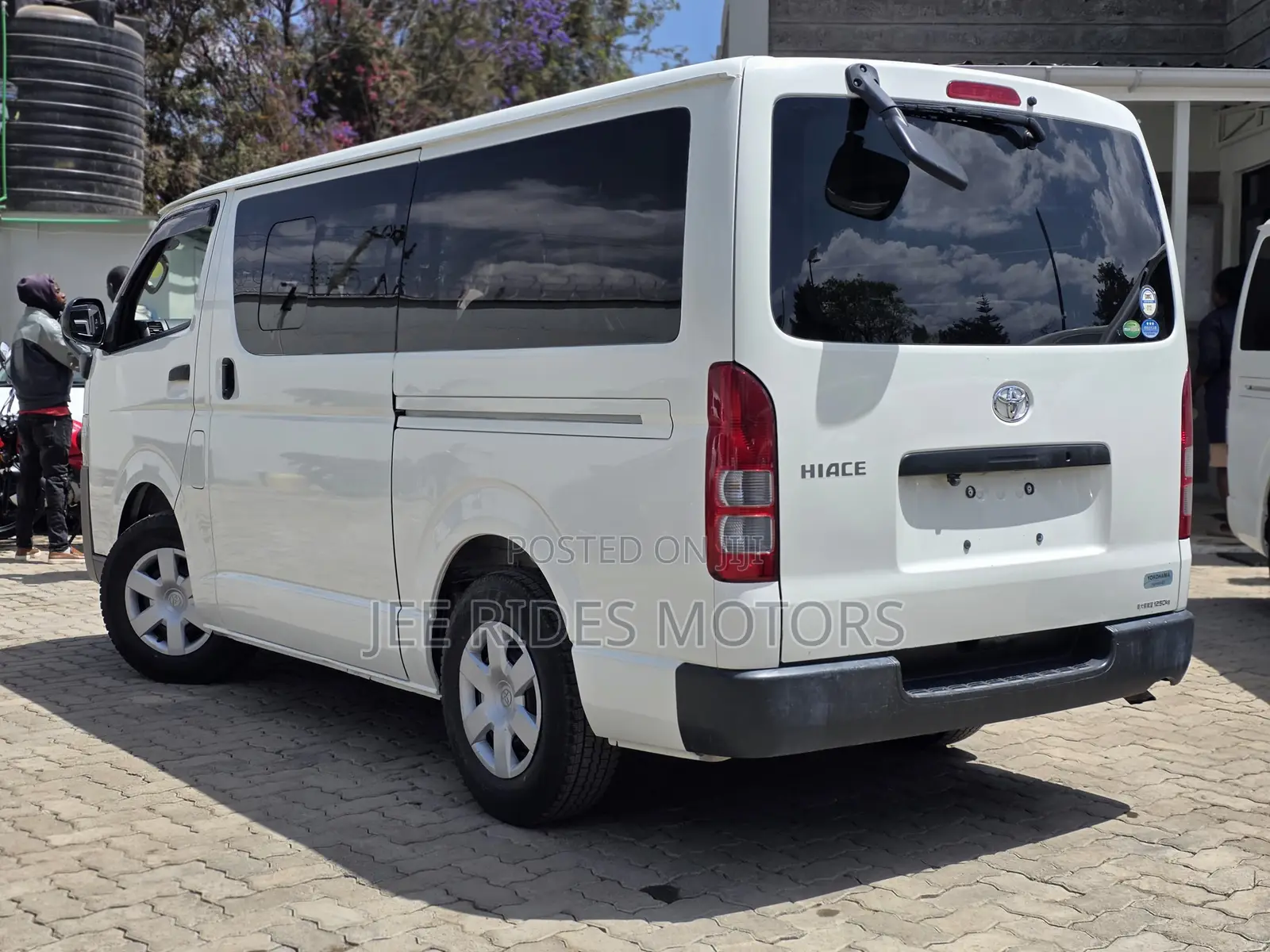 Toyota HiAce 2019 White