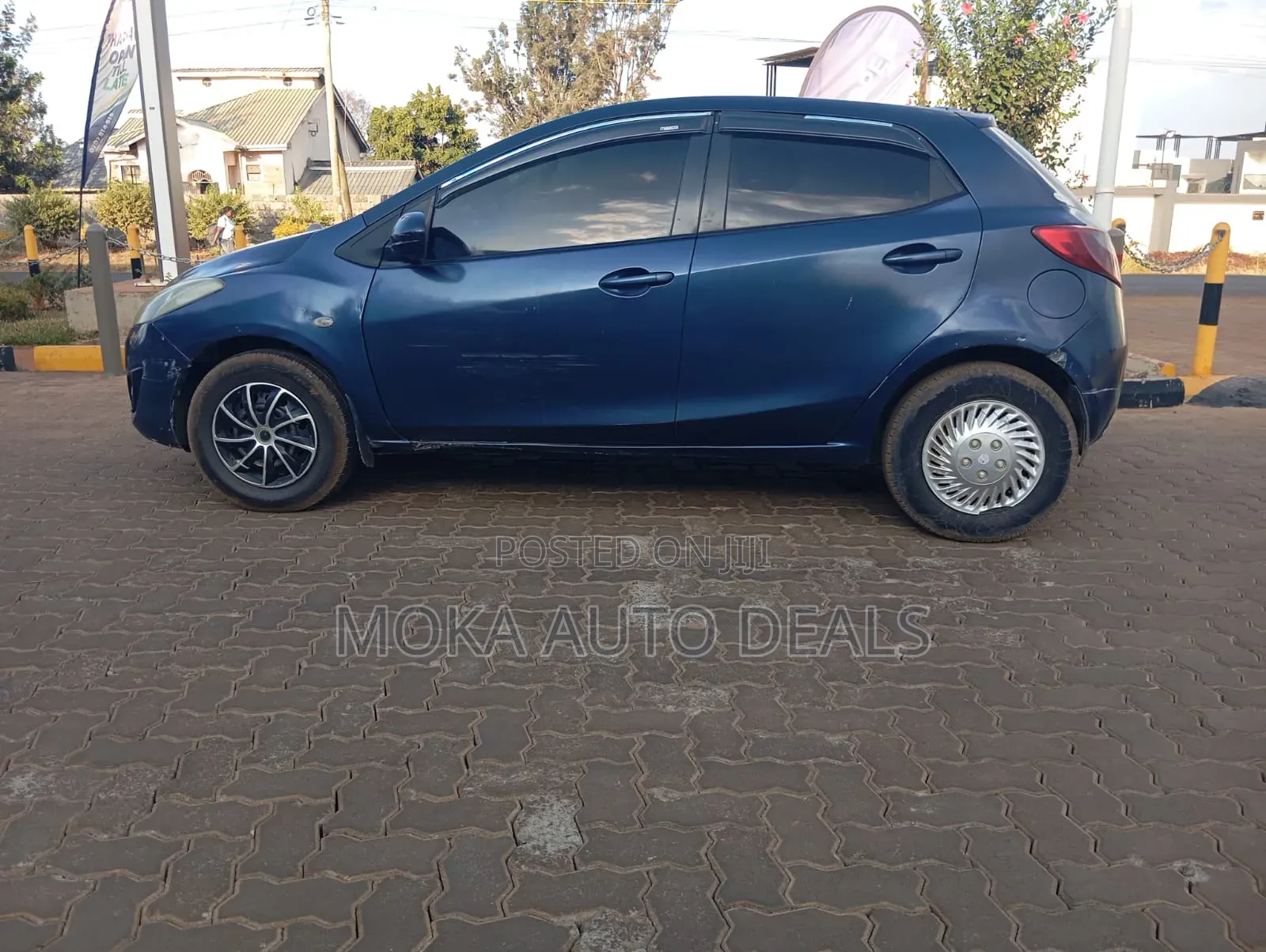 Mazda Demio 2011 Blue