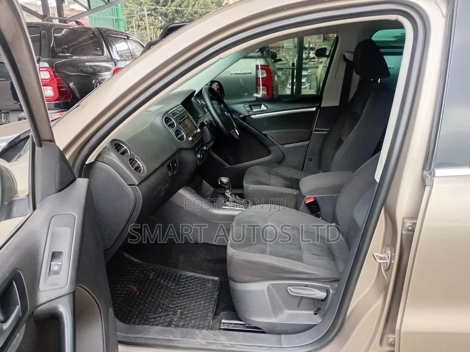 Volkswagen Tiguan 2012 Beige