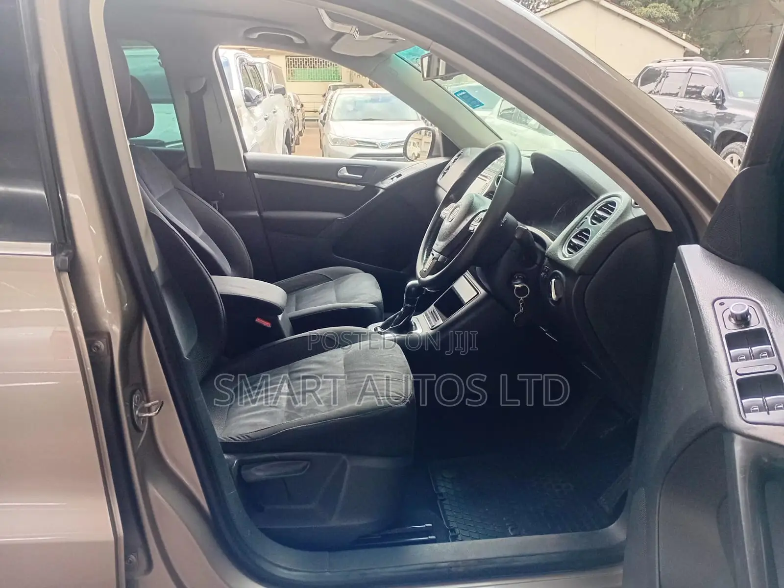 Volkswagen Tiguan 2012 Beige