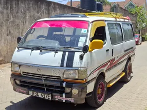 Toyota HiAce 2003 White