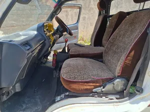 Toyota HiAce 2003 White