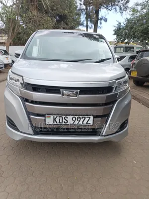 Toyota Noah 2018 Gray