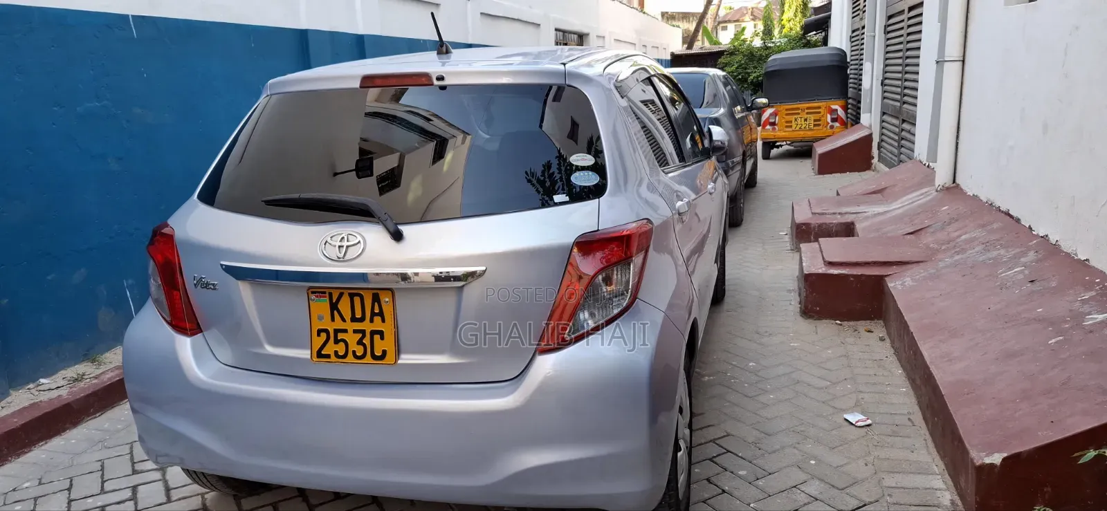 Toyota Vitz 1.0 FWD 5dr 2013 Purple