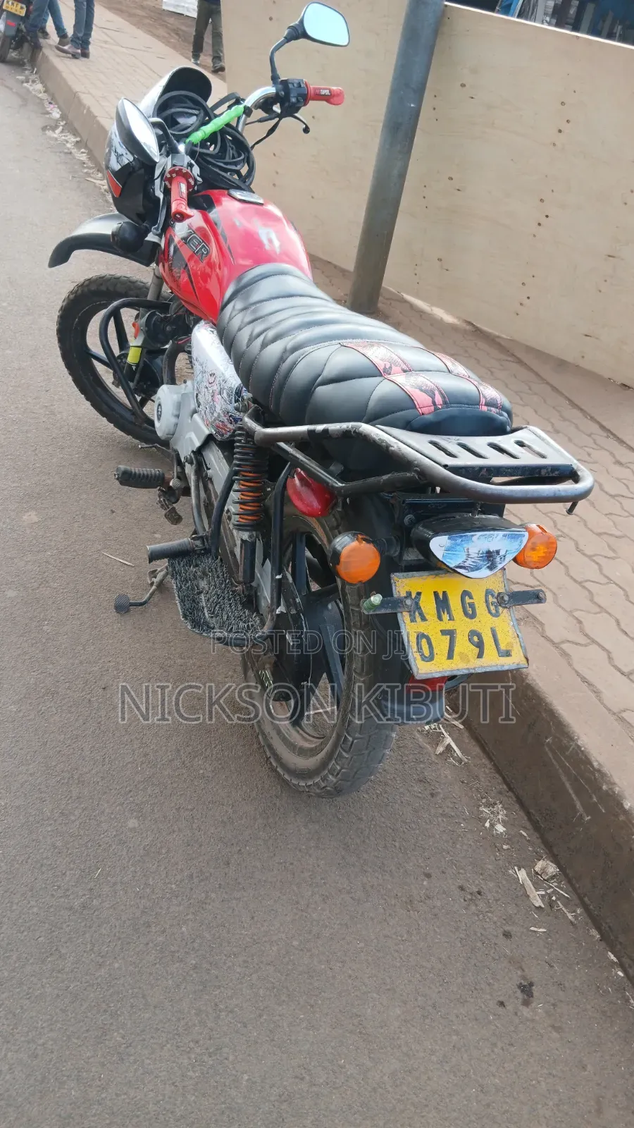 Bajaj Boxer 125 2024 Red