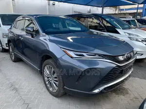 Toyota Harrier 2.0 2021 Gray
