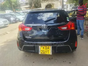 Toyota Auris 2013 Black