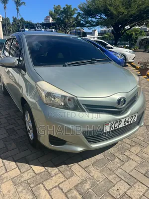Toyota Vitz 1.3 FWD 5dr 2011 Green
