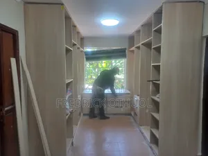 A Carpenter "N" Upholster