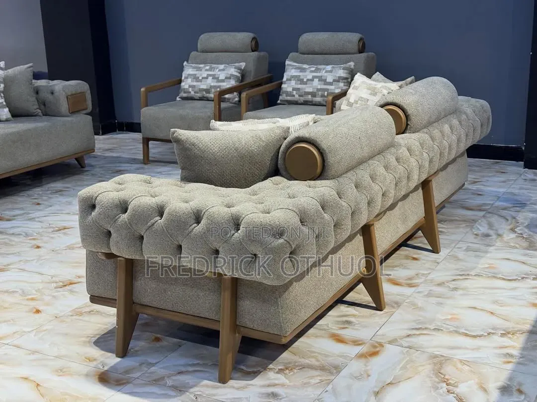 A Carpenter "N" Upholster
