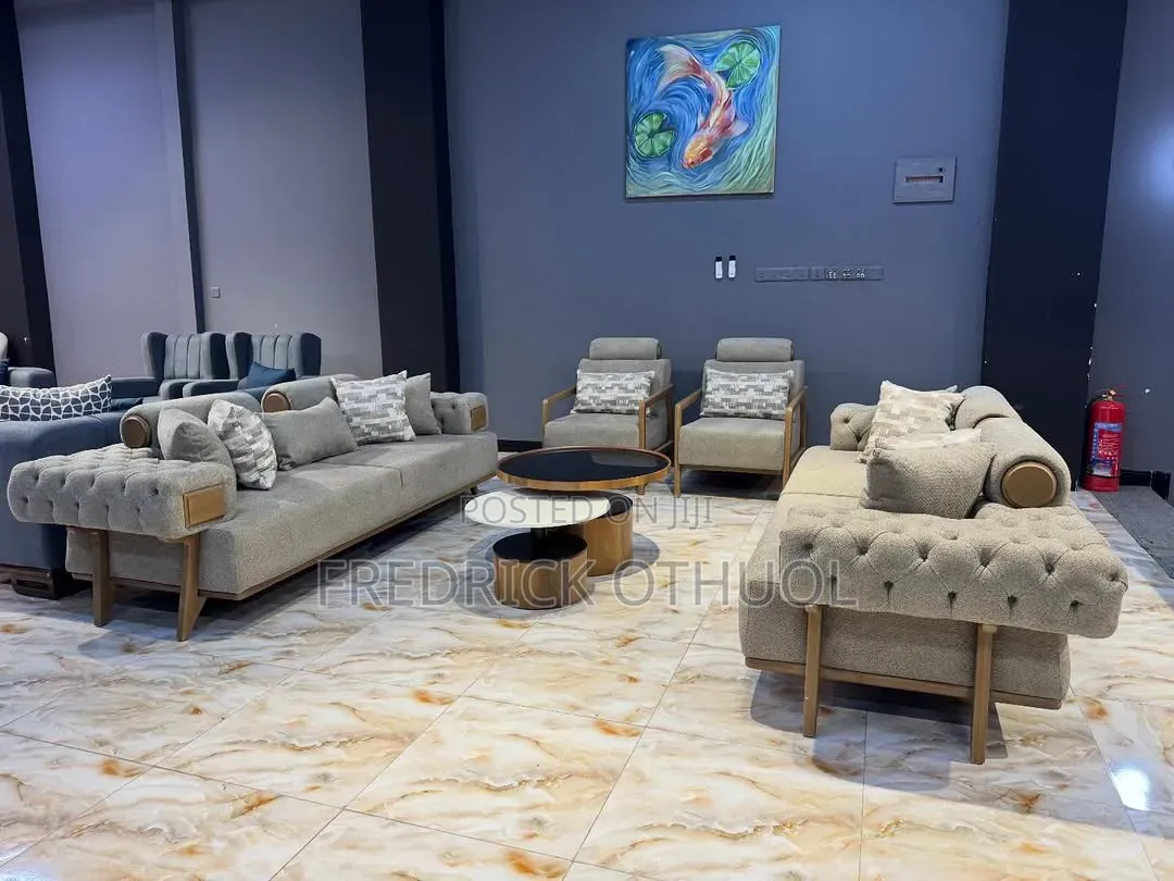 A Carpenter "N" Upholster