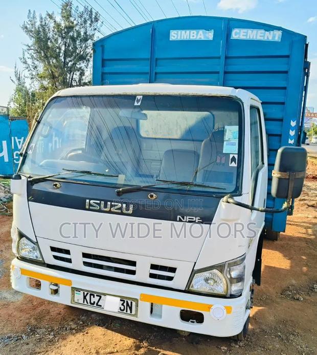 Isuzu NPR 2019 Model