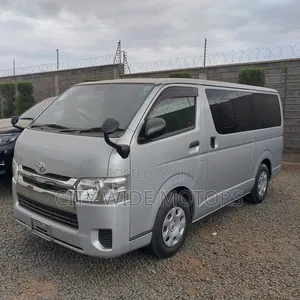 Toyota HiAce 2019 Silver