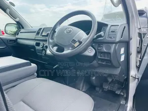 Toyota HiAce 2019 Silver