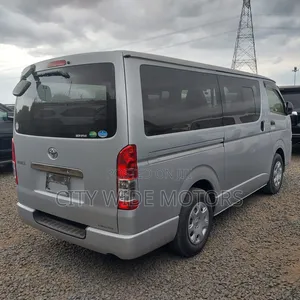 Toyota HiAce 2019 Silver
