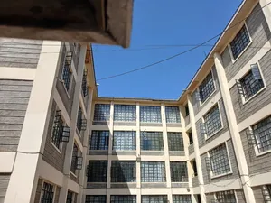 3bdrm Block of Flats in South C for sale
