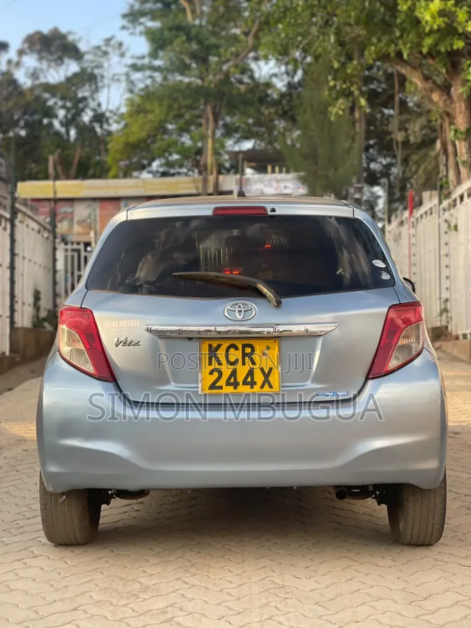Toyota Vitz 2011 Blue