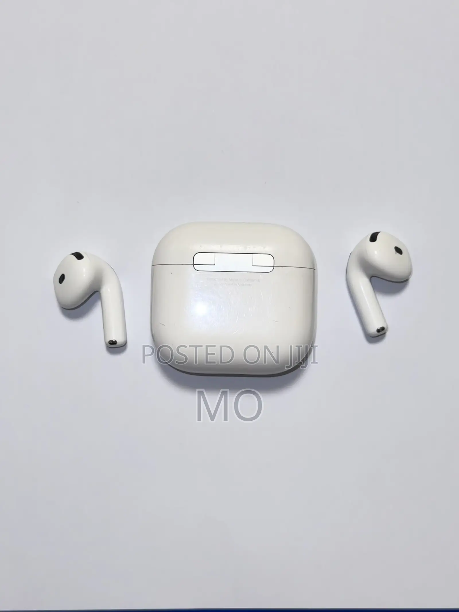Apple AirPods 4