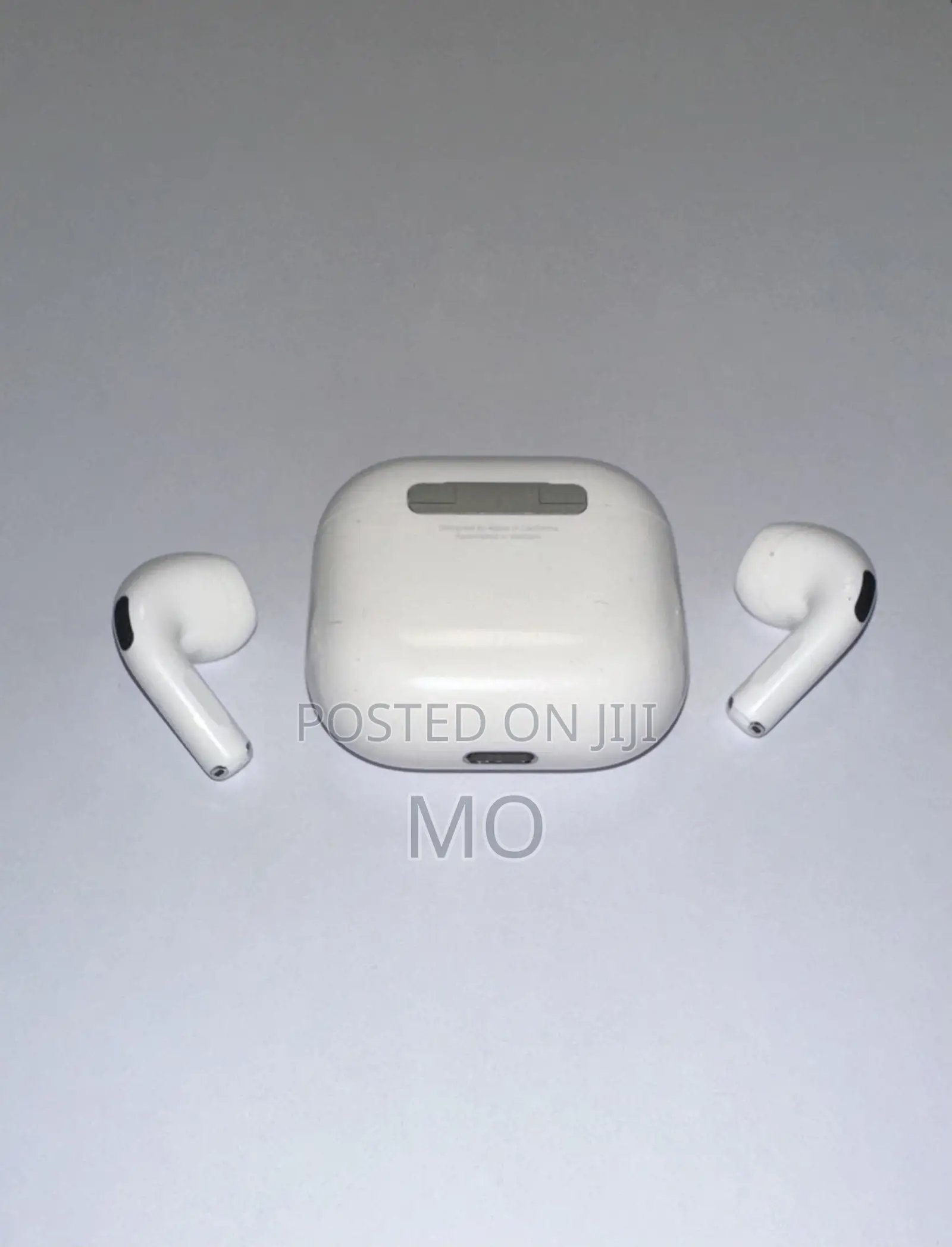 Apple AirPods 4