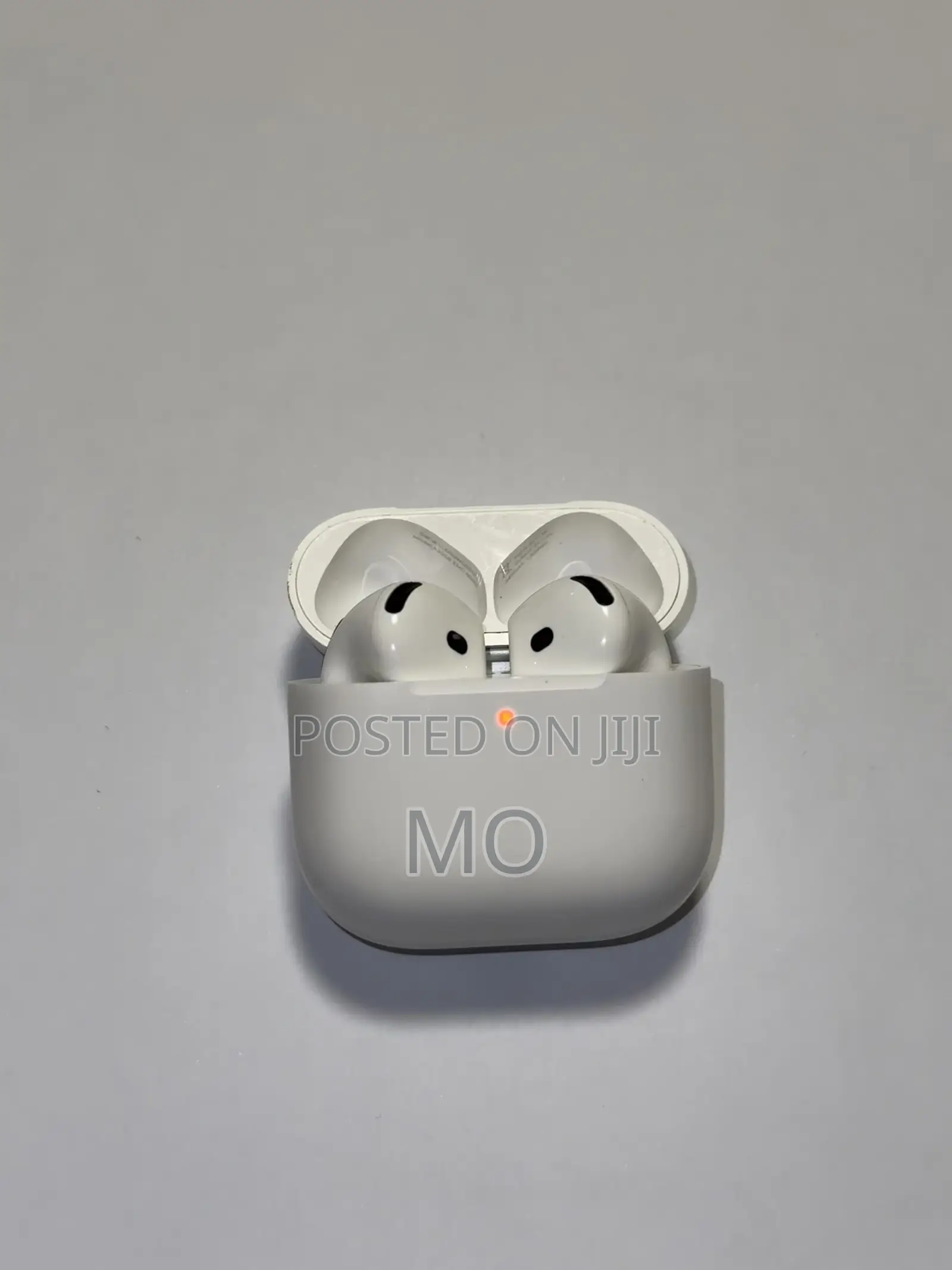 Apple AirPods 4