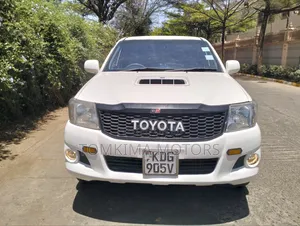 Toyota Hilux 2015 White
