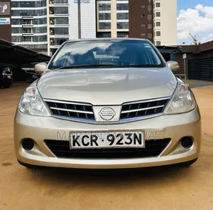 Nissan Tiida 2011 Gold