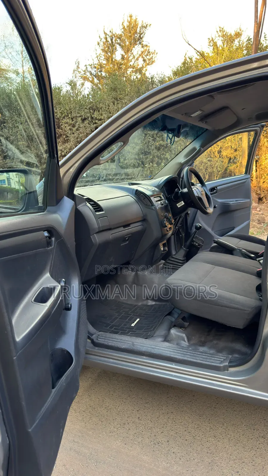 Isuzu D-MAX 2023 Brown