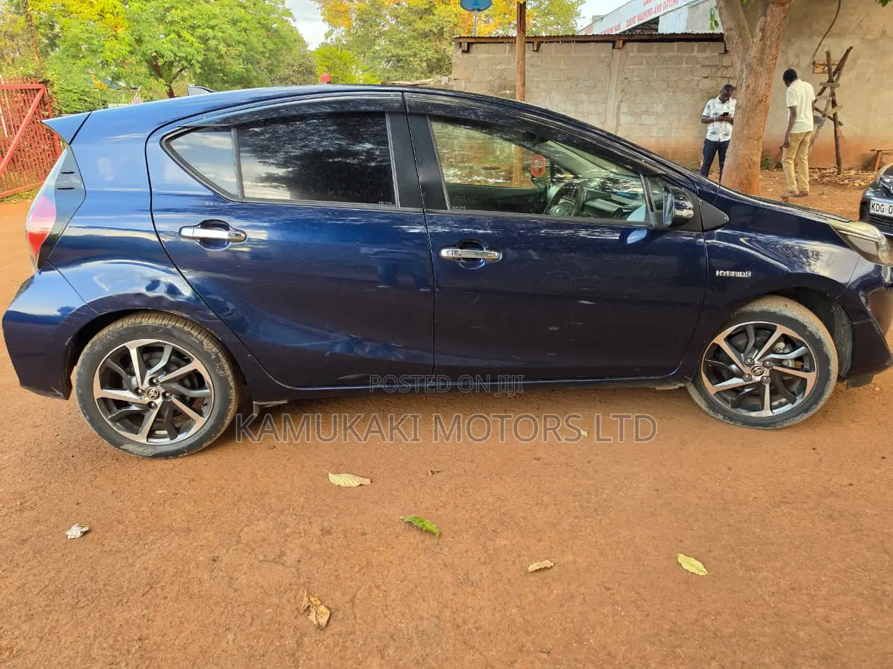 Toyota Aqua 2018 Blue