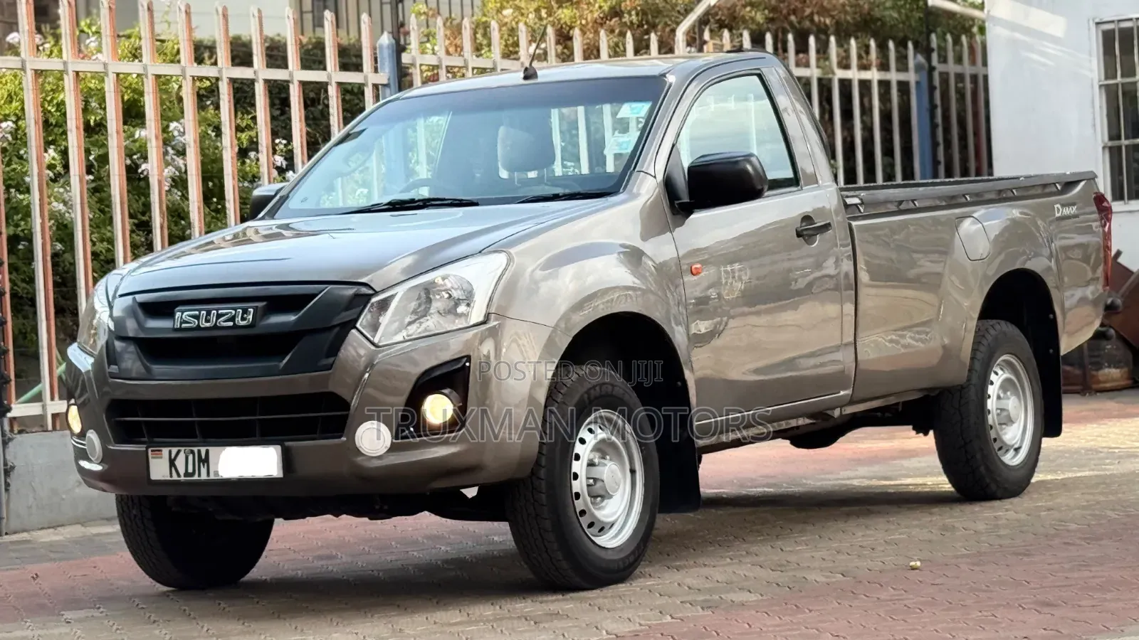Isuzu D-MAX 2023 Brown