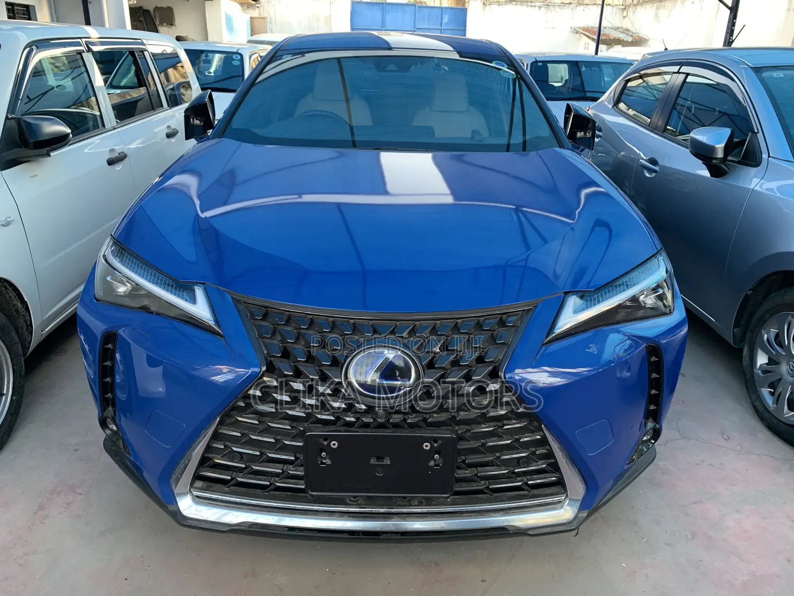 Lexus UX 250h 2019 Blue