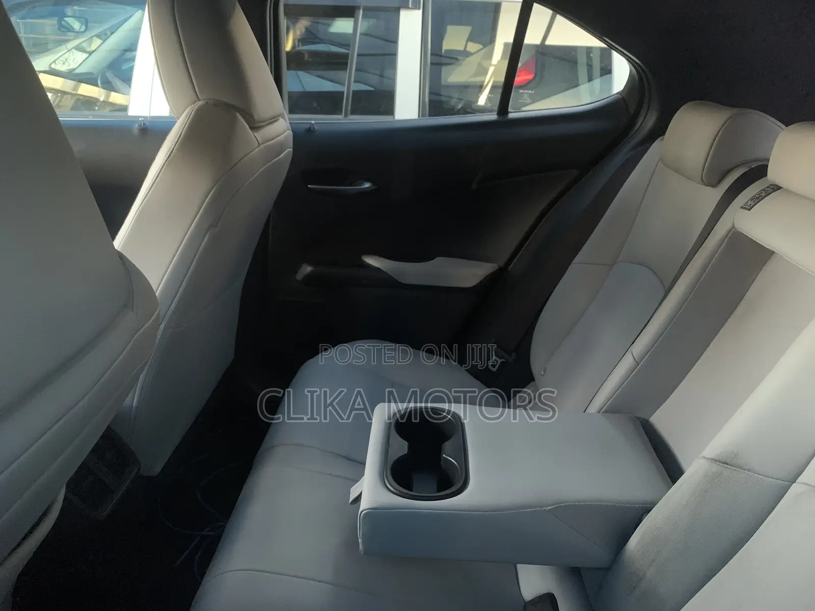 Lexus UX 250h 2019 Blue