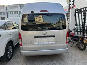 Toyota HiAce 2020 Silver