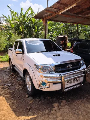 Toyota Hilux 2.5 D-4D SRX 2010 White