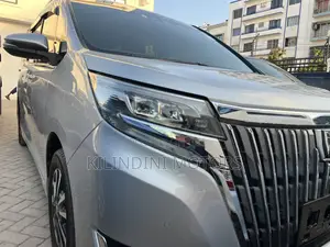 Toyota Esquire 2019