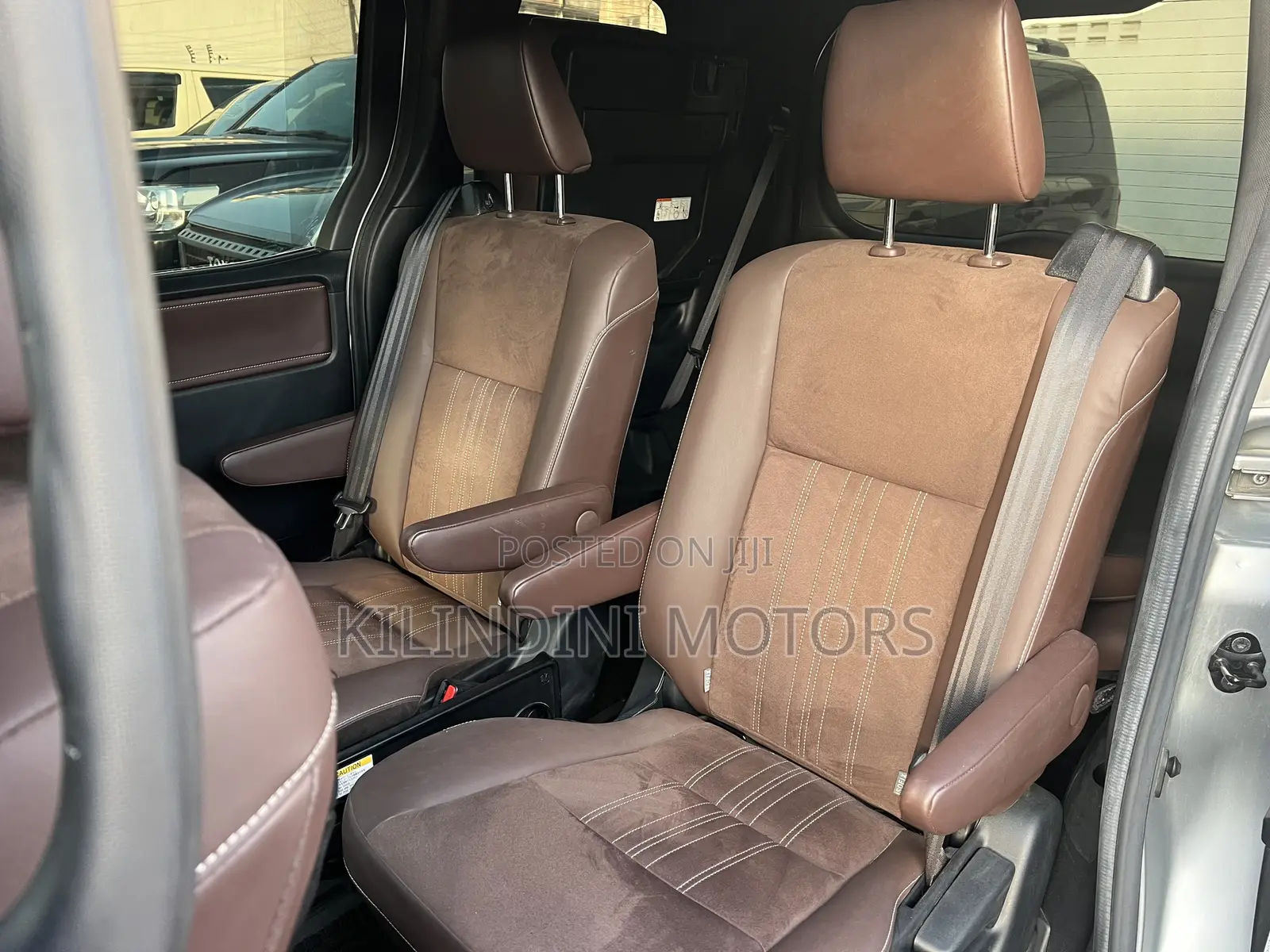 Toyota Esquire 2019