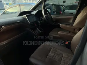 Toyota Esquire 2019