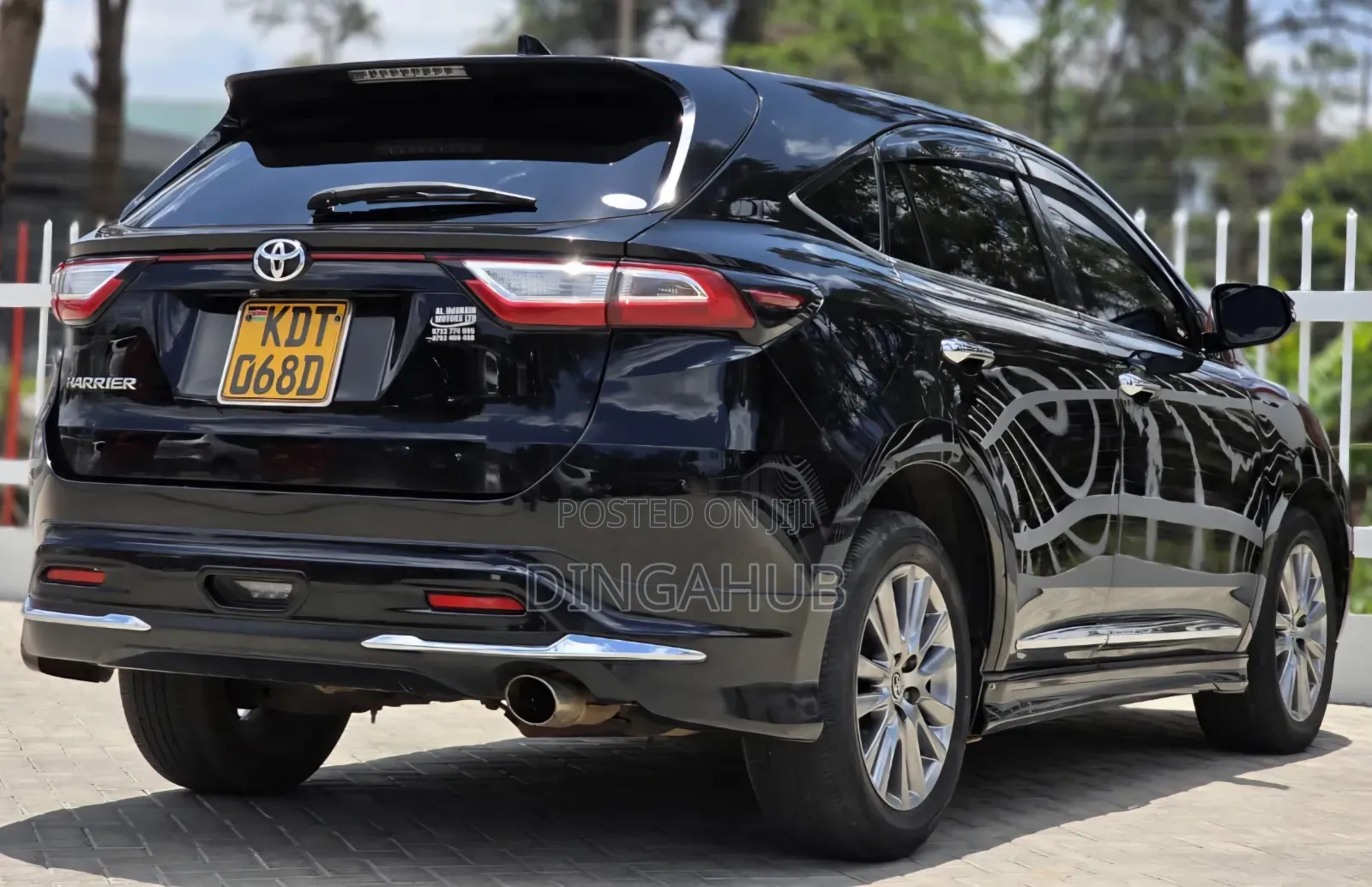 Toyota Harrier 2.0 2017 Matt Black